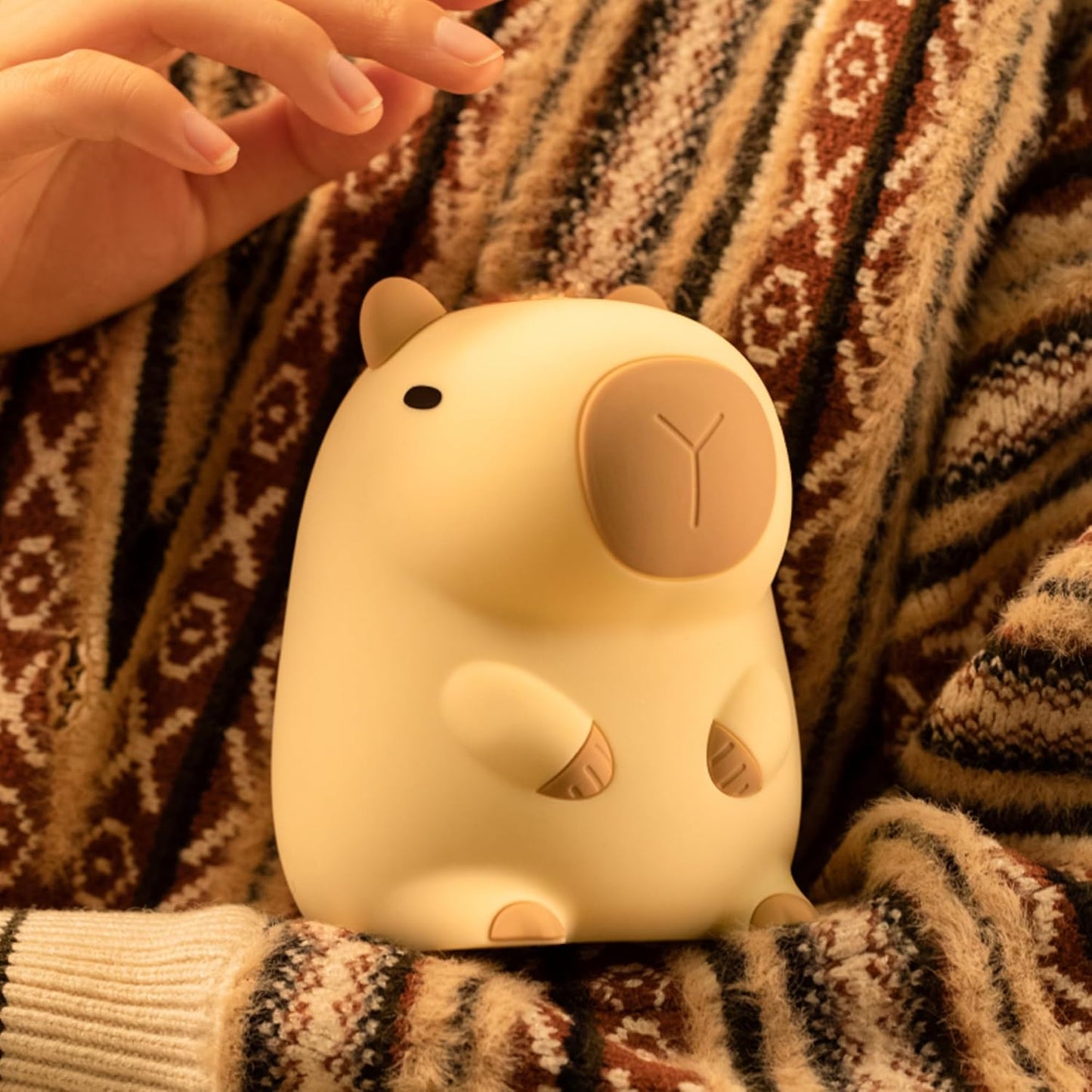 UNEEDE Capybara Night Light, Cute Animal Silicone Nursery Night Light Rechargeable Table Lamp Bedside Lamp with Touch Sensor for Bedrooms, Living Room