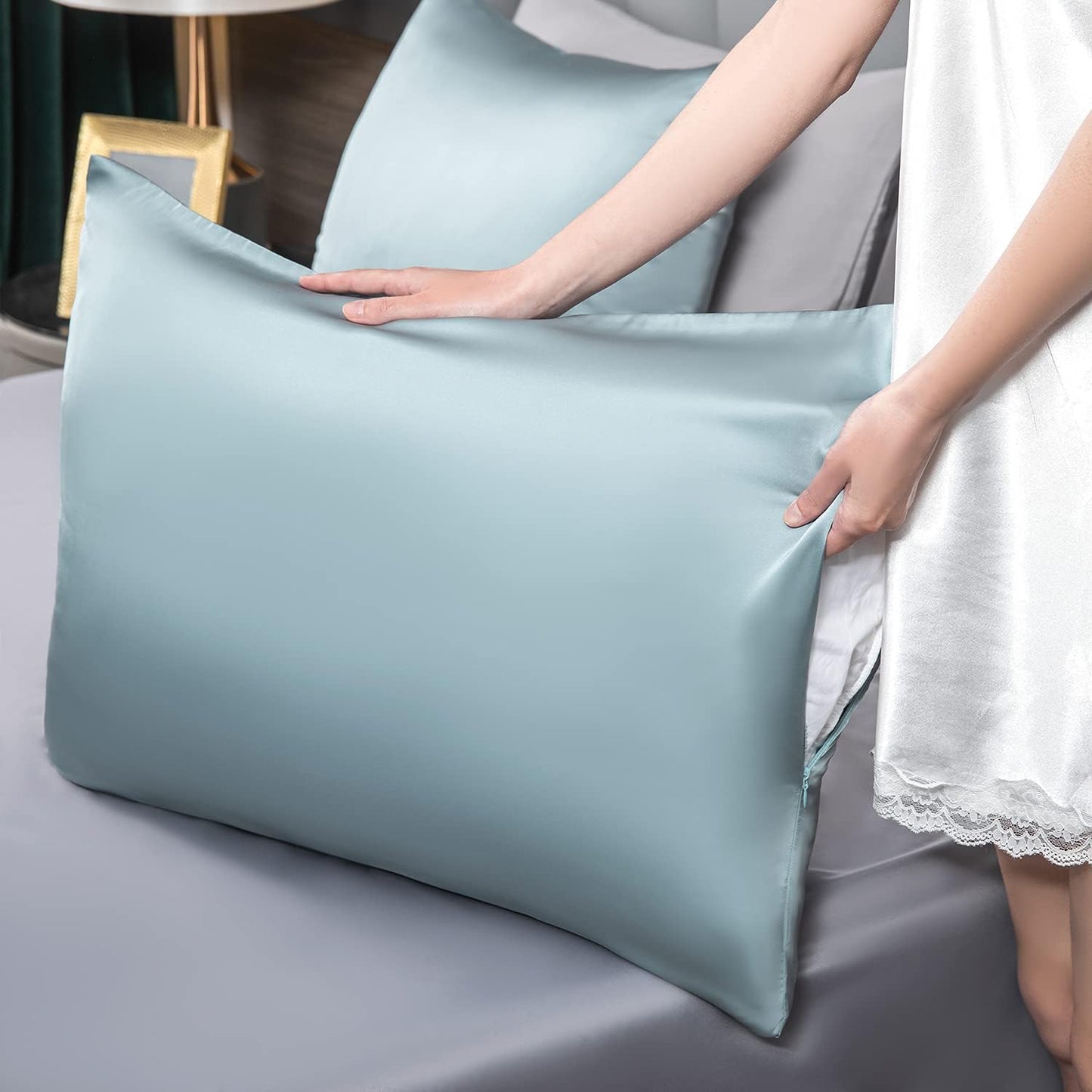 Mulberry Silk Pillowcase for Hair and Skin,Standard Size Cooling Silk Pillow Case with Hidden Zipper,Allergen Proof Dual Sides Soft Breathable Smooth Silk Pillow Cover for Women(Queen,Aqua Blue)
