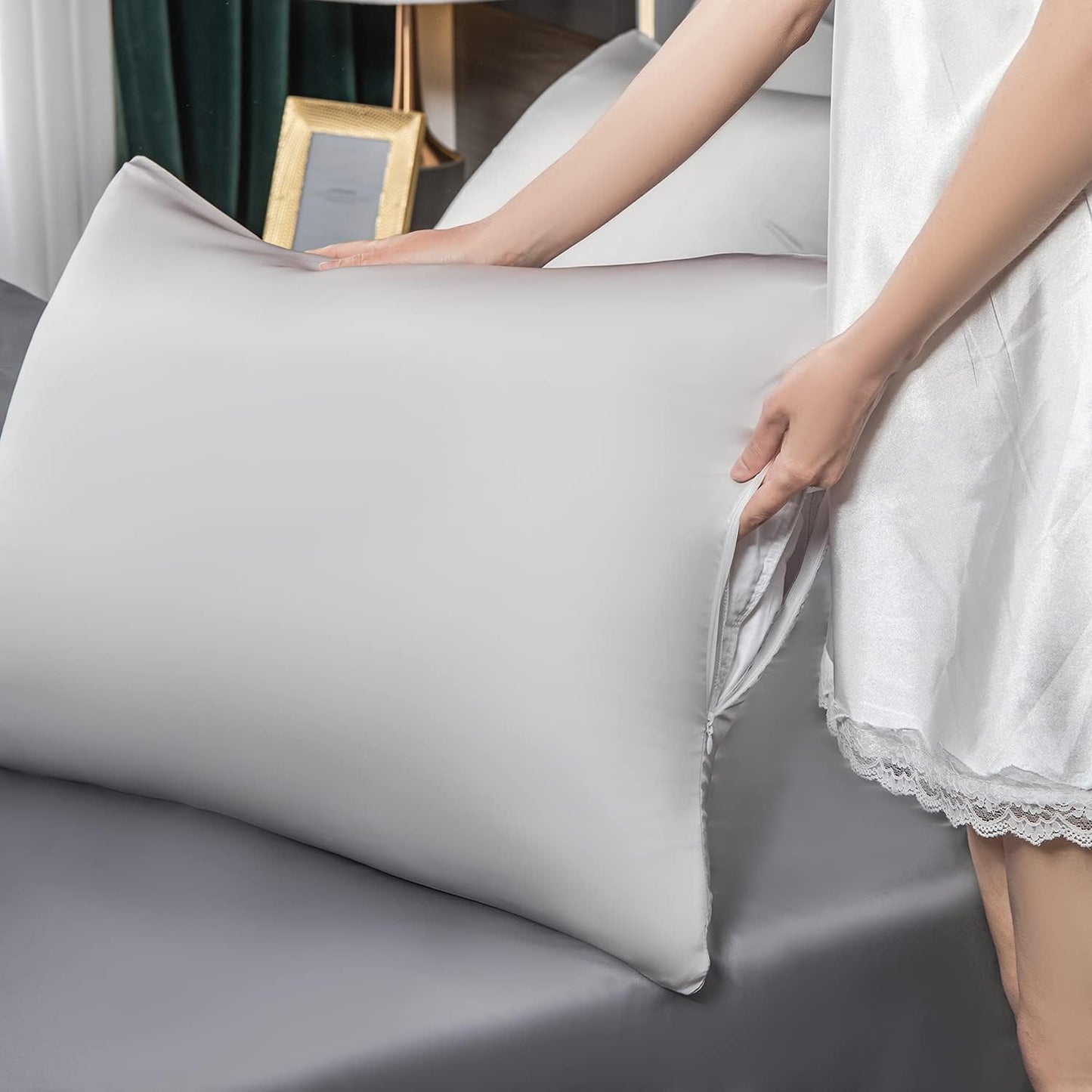 Mulberry Silk Pillowcase for Hair and Skin,Queen Size Cooling Silk Pillow Case with Hidden Zipper,Allergen Proof Dual Sides Soft Breathable Smooth Silk Pillow Cover for Women.(Queen,Light Gray)
