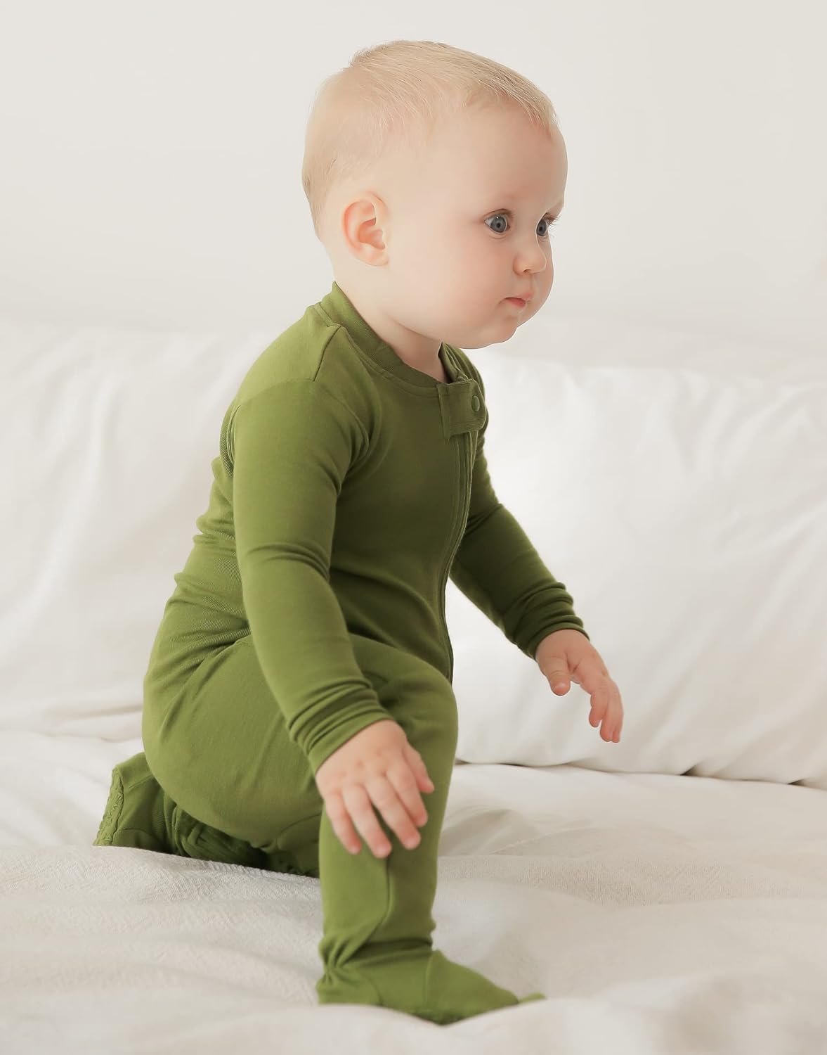 VAENAIT BABY Infant Toddler Boys Girls Footed One-Piece Sleep and Play Premium Modal Pajamas 1-2 Pieces