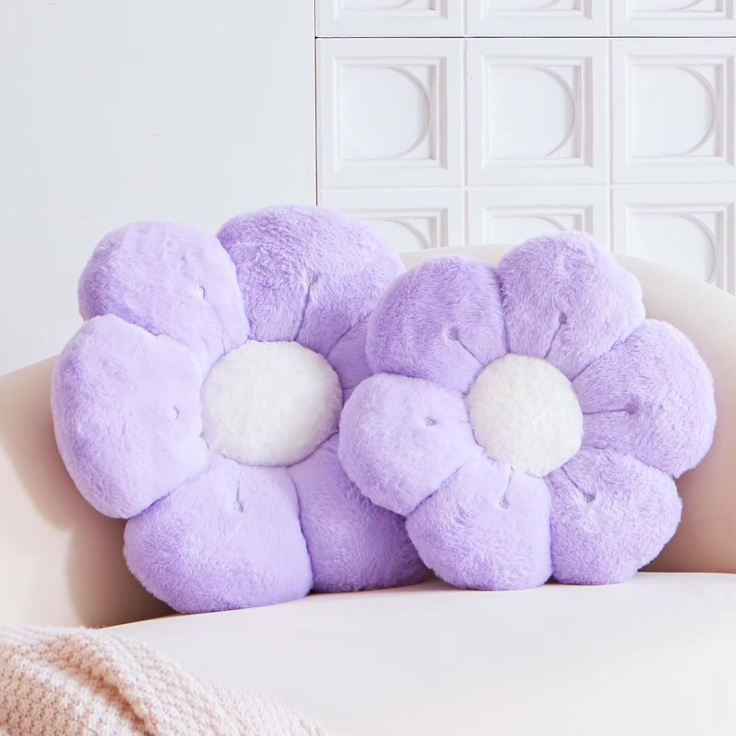 Flower Pillow, Cute Flower Shaped Decorative Pillow, Soft Rabbit Fur Daisy Pillow Home Decor Floor Seating Cushion for Bedroom Living Room (Light Purple 19.6 Inch)