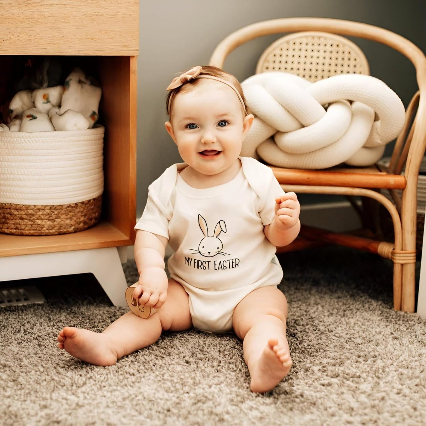 Finn + Emma Organic Cotton Graphic Baby Onesie - Gender Neutral Bodysuits for Babies 0-12 Months in Multiple Sizes and Styles