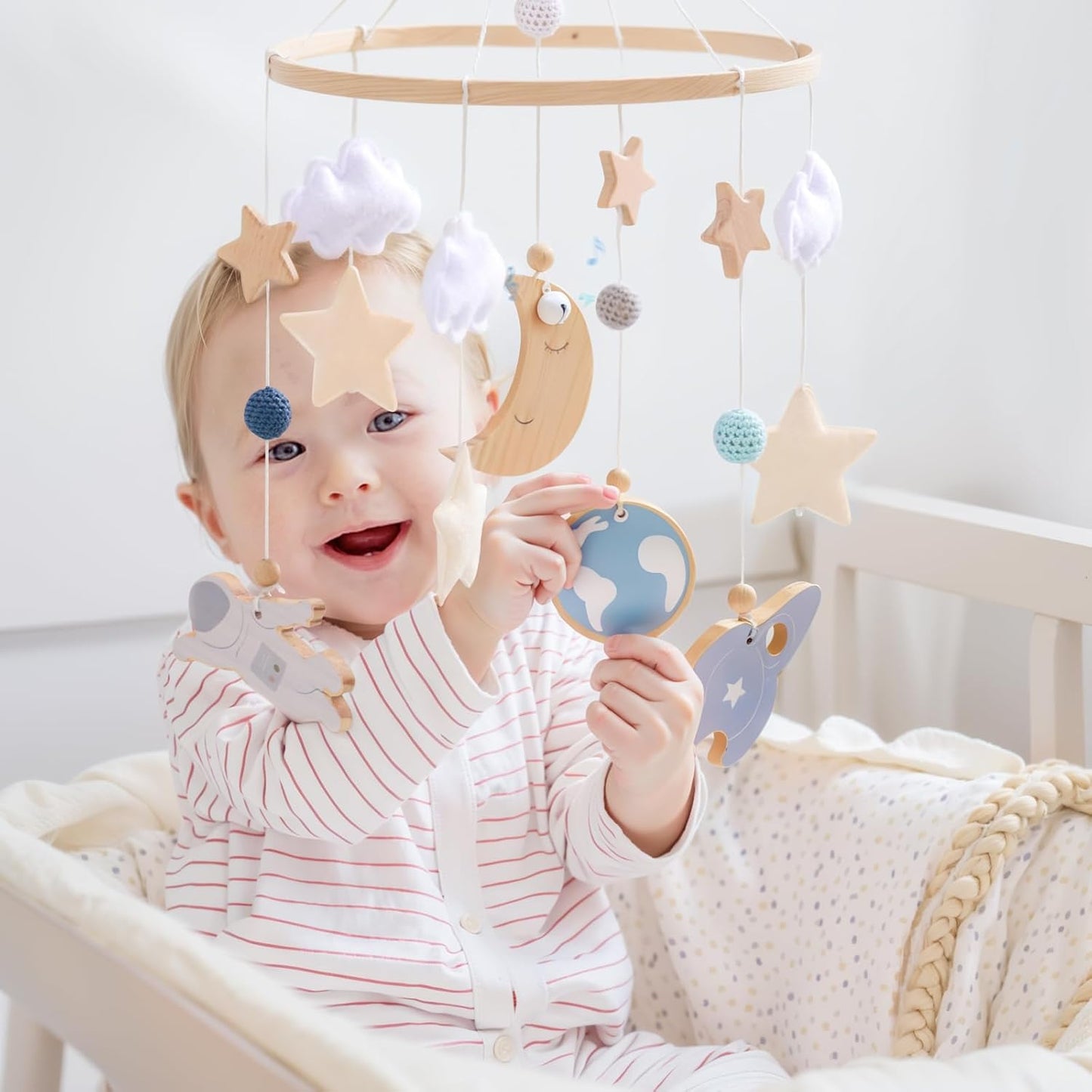 JETMHH Baby Crib Mobile | Space Theme Nursery Mobile | Wooden Mobile for Crib | Astronaut Space Theme Nursery Bed Decoration | Gift for Newborn Nursery Decor