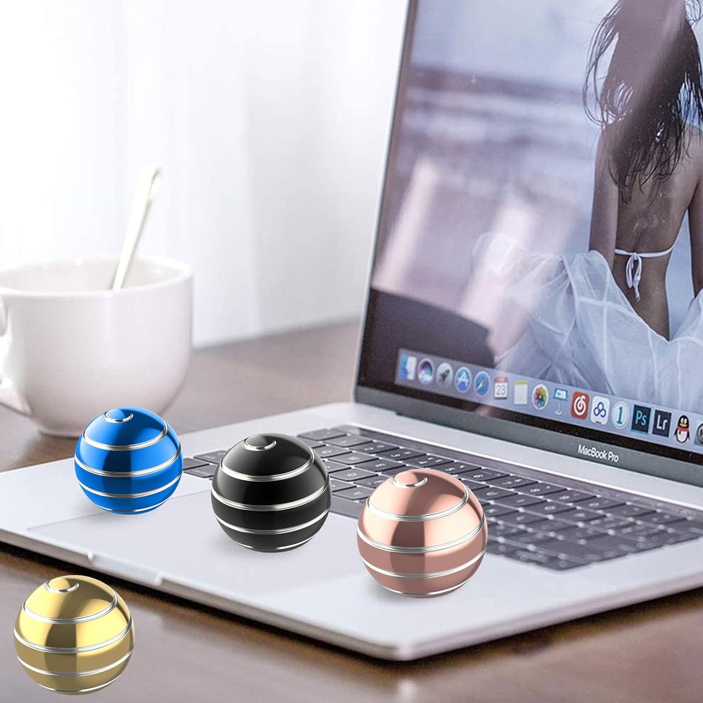 Kinetic Desk Toy Ball, 1.54'' Kinetic Desktop Spinning Toys, Optical Illusion Fidget Toys Gadgets for Adults Office Anxiety, ADHD (39MM, Gold-A)