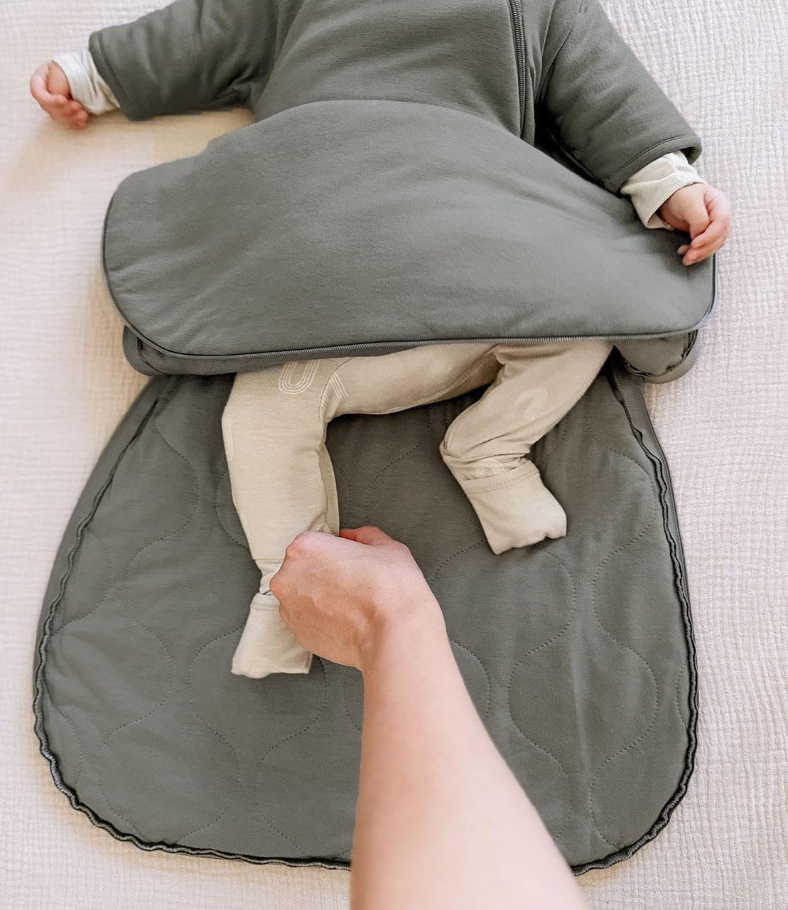 GUNAMUNA Long-Sleeve Transitional Swaddle Sleep Bag 1.0 TOG – Soothes Infants 3-6 Months, Easy Diaper Changes with WONDERZiP