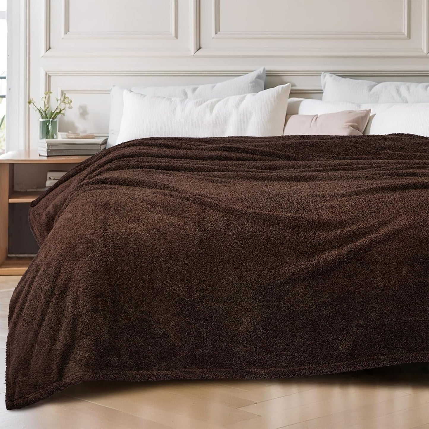 Exclusivo Mezcla Fleece Queen Blankets for Bed, Soft and Cozy Blankets for Women Men Girls Kids, Suitable for All Seasons, Coffee,90x90 Inches
