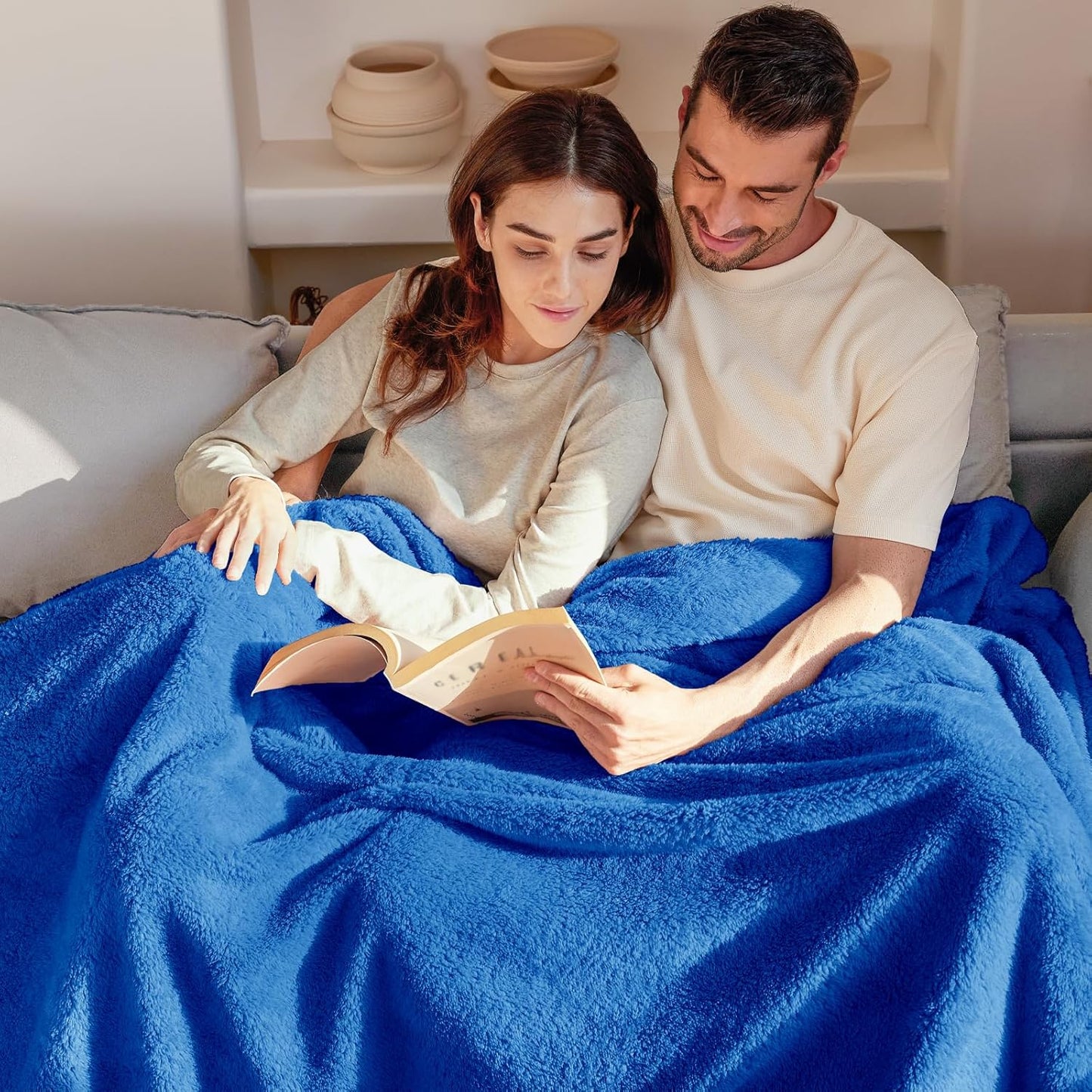 Exclusivo Mezcla Twin Size Flannel Fleece Blanket, Super Soft Velvet Plush Bed Blanket, Fuzzy Cozy and Warm for All Seasons, 60x80 Inches, Cobalt Blue