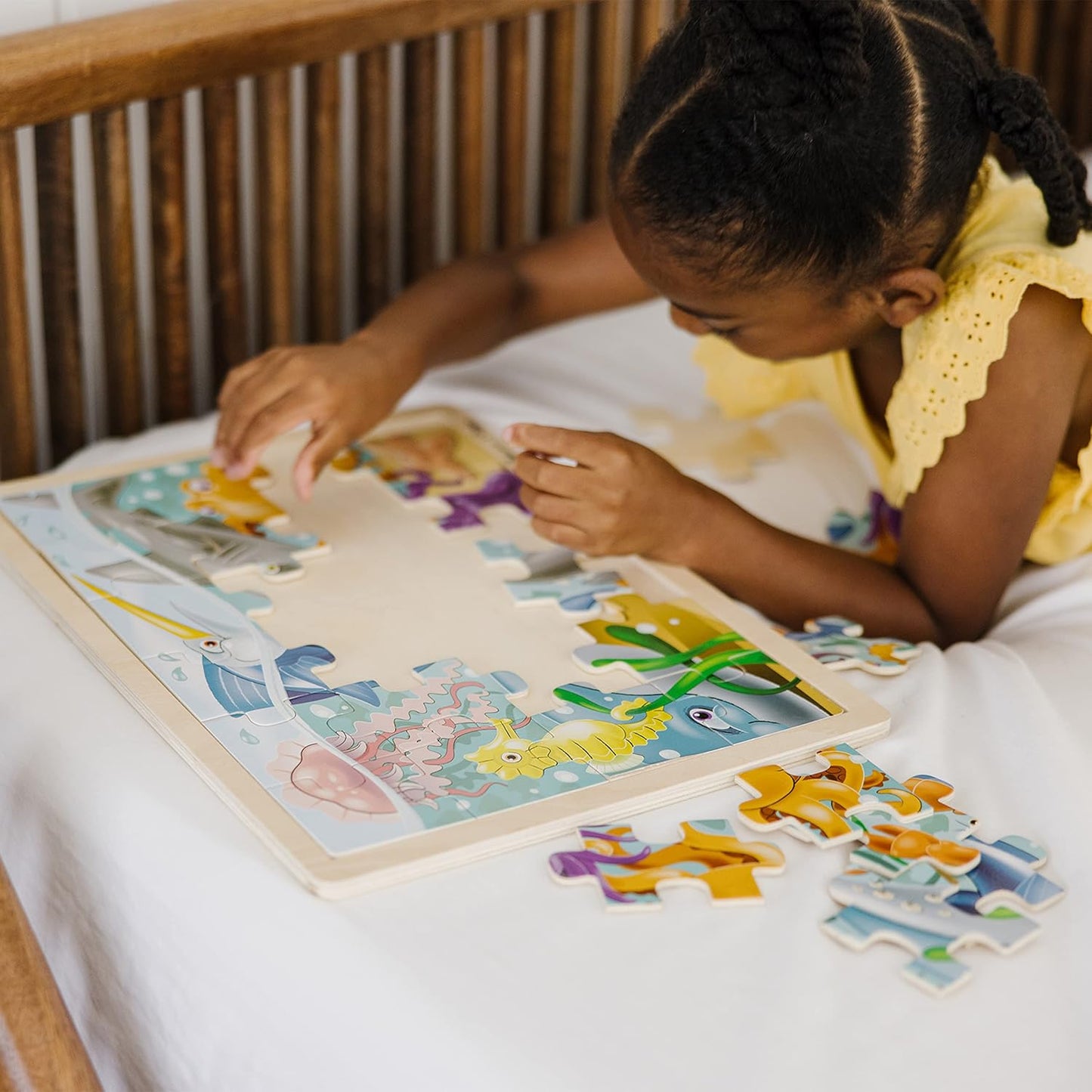 Melissa & Doug Under The Sea Ocean Animals Wooden Jigsaw Puzzle with Storage Tray (24 pcs)