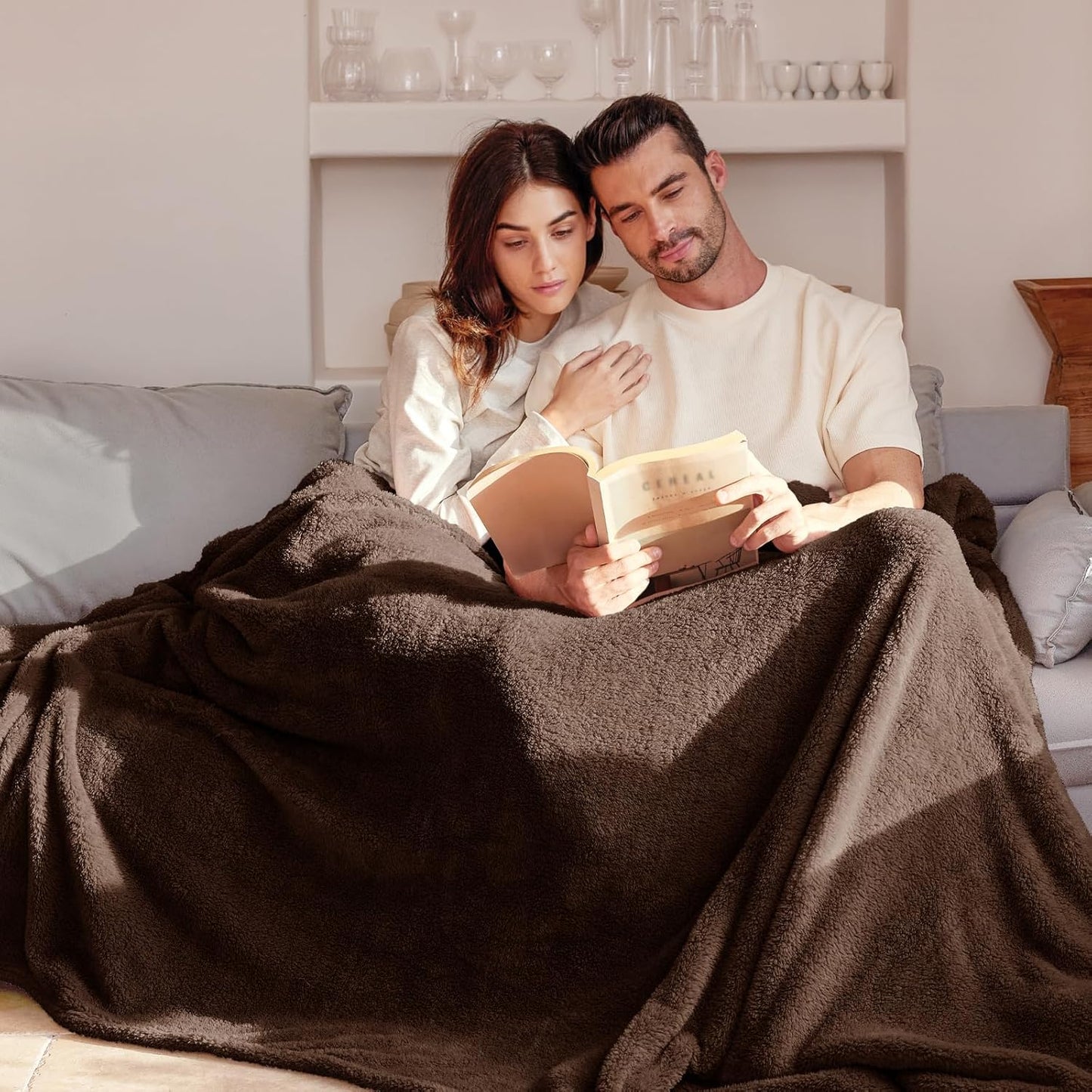Exclusivo Mezcla Soft Fleece Throw Blanket for Couch, Super Soft Velvet Plush Bed Blanket, Fuzzy Cozy and Warm for All Seasons, 50x60 Inches, Coffee