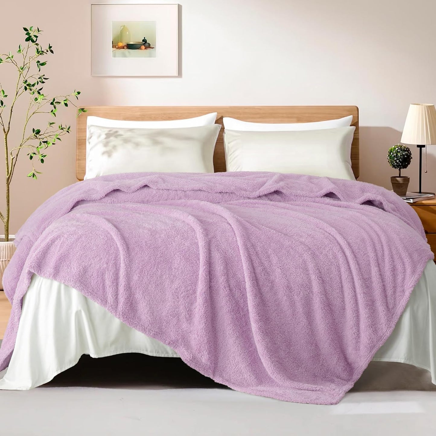 Exclusivo Mezcla Fleece Blanket for Couch, Soft and Cozy King Blankets for Women Men Girls Kids, Suitable for All Seasons, Light Purple, 90x104 Inches