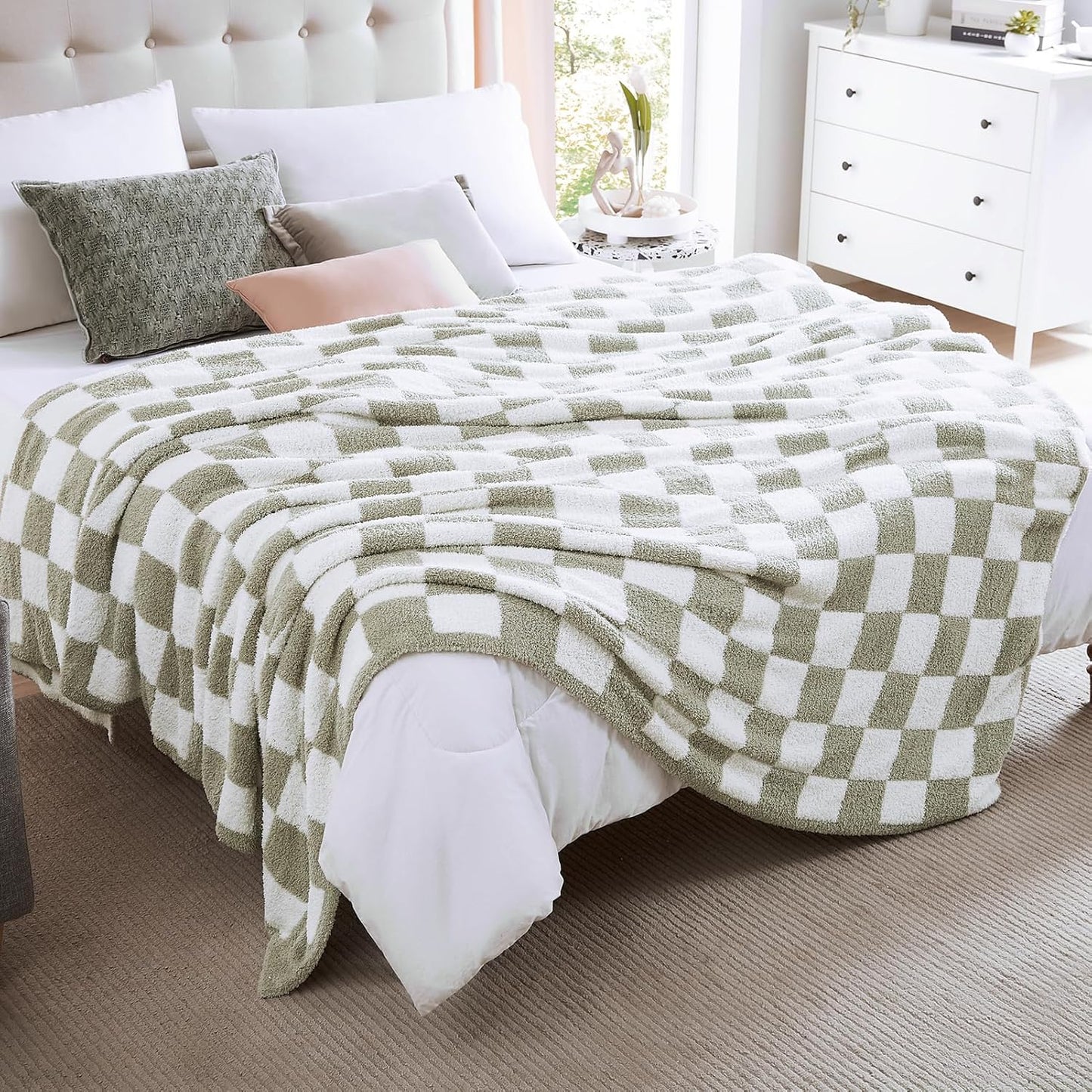 WRENSONGE Checkered Throw Blanket, Sage Green Soft Cozy Fluffy Warm Hand Made Queen Throw Blankets for Couch, Sofa, Chair, Bed, Camping, Picnic, Travel Lightweight Bed Blanket - 90"*90"