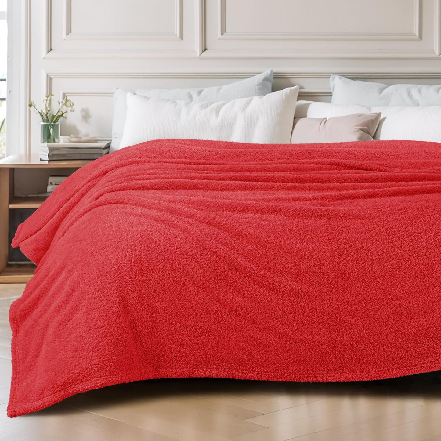 Exclusivo Mezcla Fleece Blanket for Couch, Soft and Cozy King Blankets for Women Men Girls Kids, Suitable for All Seasons, Red, 90x104 Inches