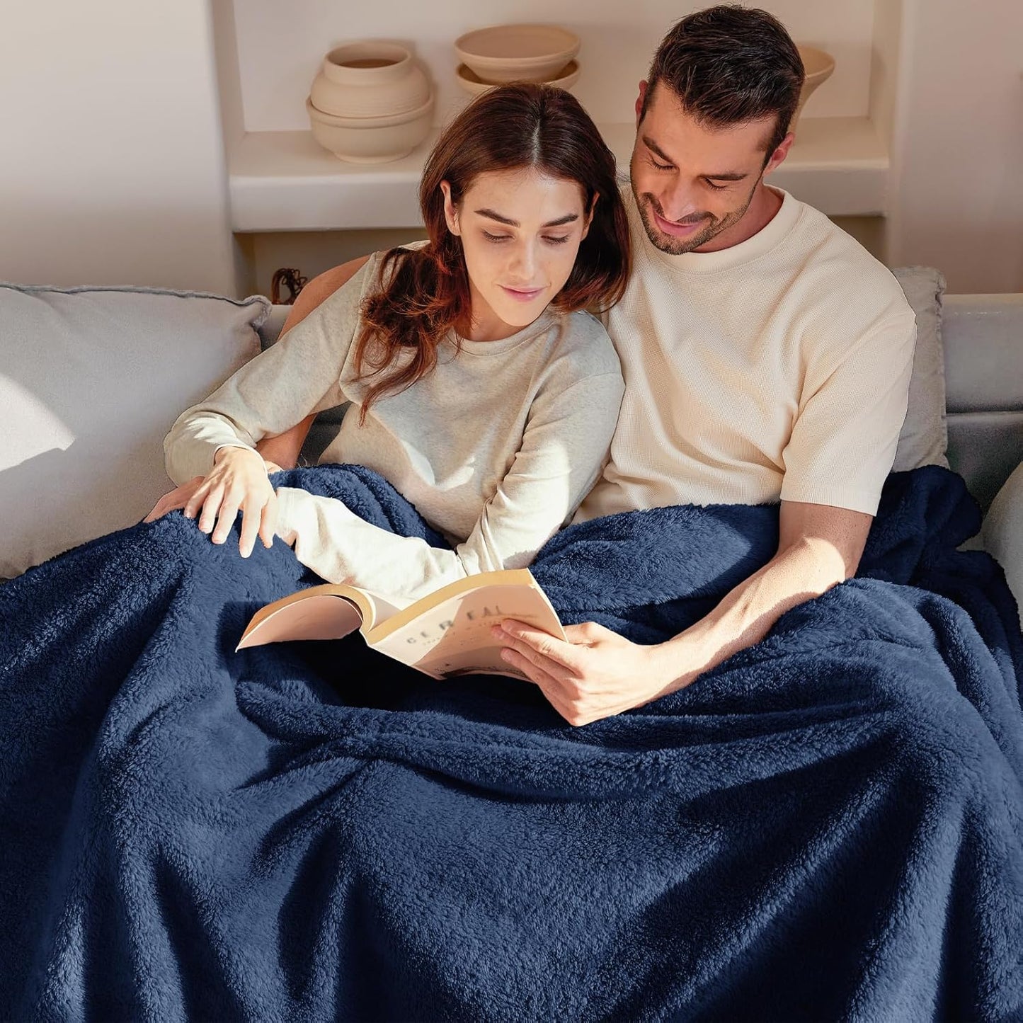 Exclusivo Mezcla Queen Size Flannel Fleece Blanket, Super Soft Velvet Plush Bed Blanket, Fuzzy Cozy and Warm for All Seasons, 90x90 Inches, Navy Blue