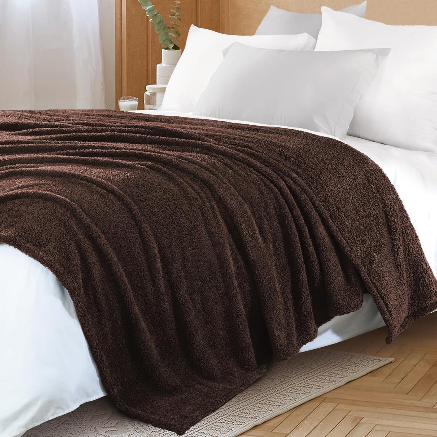 Exclusivo Mezcla Fleece Queen Blankets for Bed, Soft and Cozy Blankets for Women Men Girls Kids, Suitable for All Seasons, Coffee,90x90 Inches