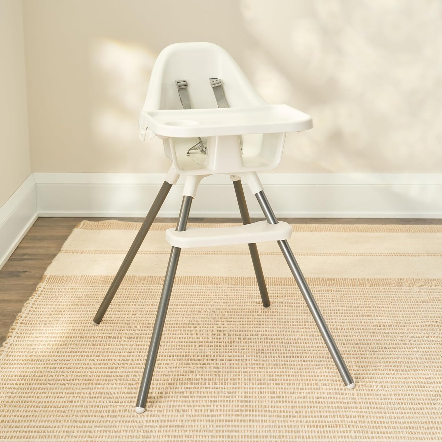 Regalo High Chair for Babies and Toddlers, Easy to Clean, Sturdy Award Winning Brand, Removable Oversized Tray with Cup Holder, Five Point Harness, White