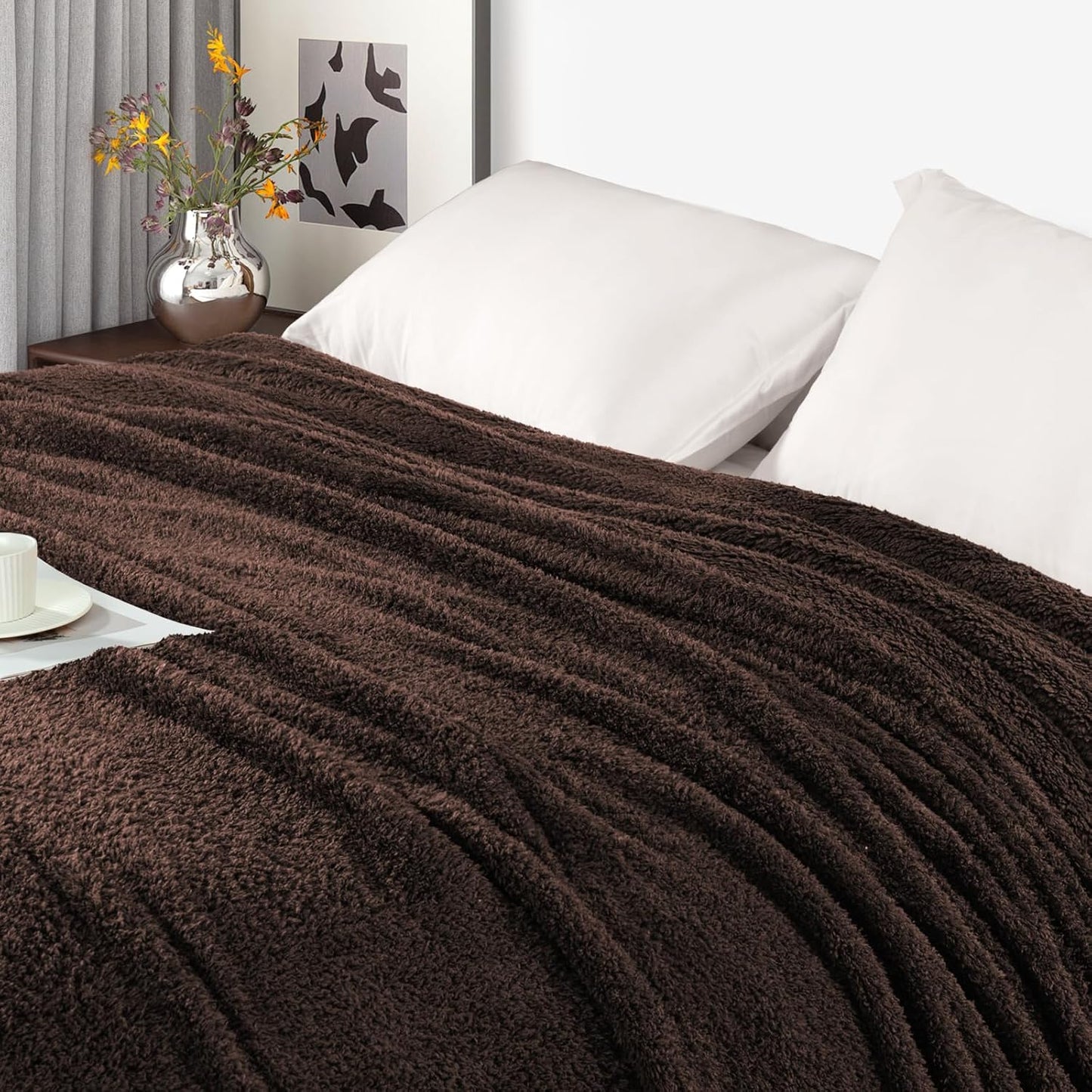 Exclusivo Mezcla Fleece Throw Blanket for Couch Sofa, Soft Warm and Fluffy Blankets for Women Men Girls Kids, Suitable for All Seasons, Coffee, 50x60 Inches