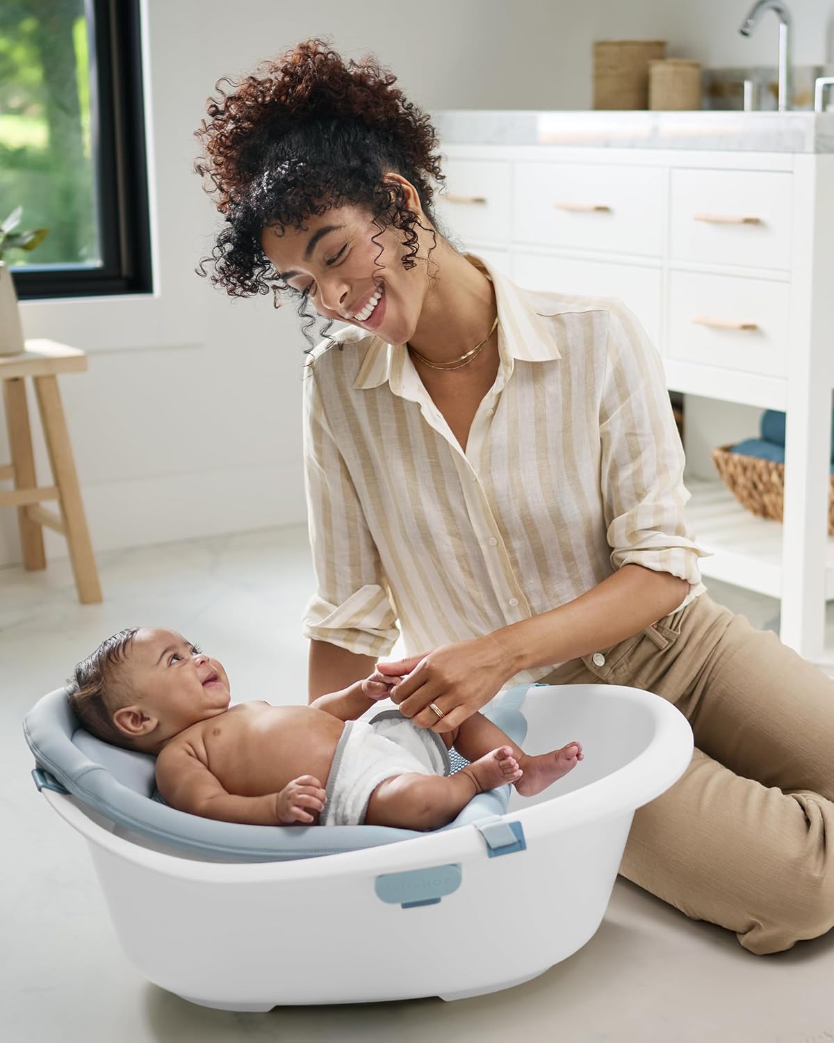 Skip Hop Baby Bath Tub 4-in-1 Grow with Baby Infant to Toddler Bathtub with Supportive Sling and Sit-Up Support Wave Age 0m+