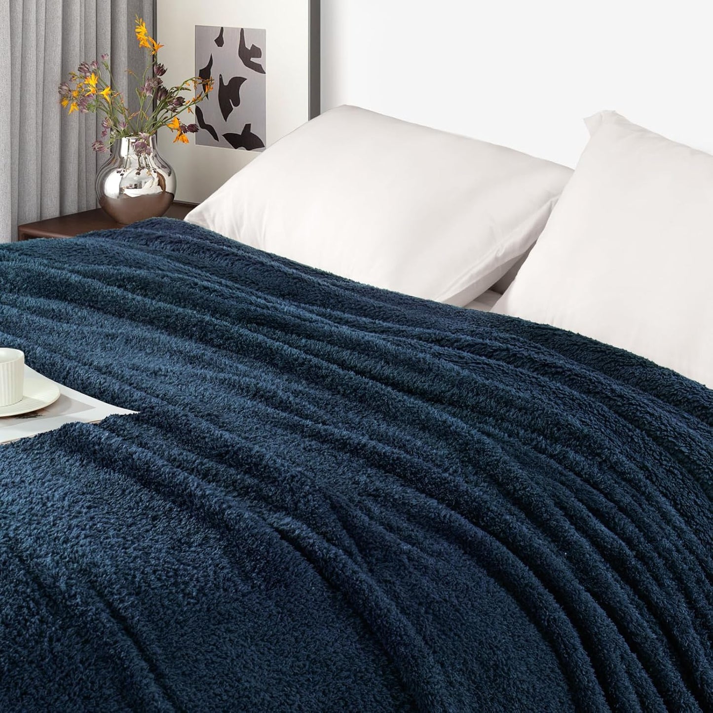 Exclusivo Mezcla Fleece Throw Blanket for Couch Sofa, Soft Warm and Fluffy Blankets for Women Men Girls Kids, Suitable for All Seasons, Navy Blue, 50x60 Inches