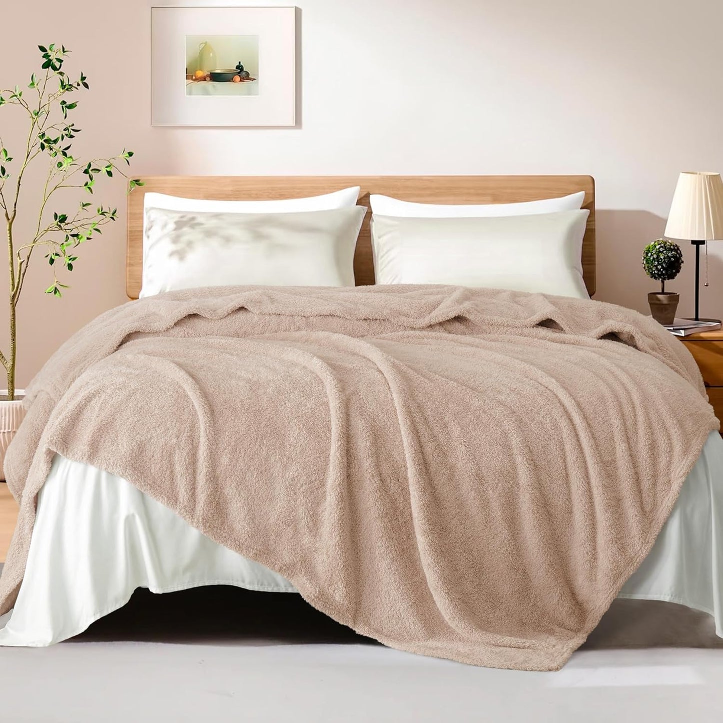 Exclusivo Mezcla Fleece Blanket for Couch, Soft and Cozy Queen Blankets for Women Men Girls Kids, Suitable for All Seasons, Camel, 90x90 Inches